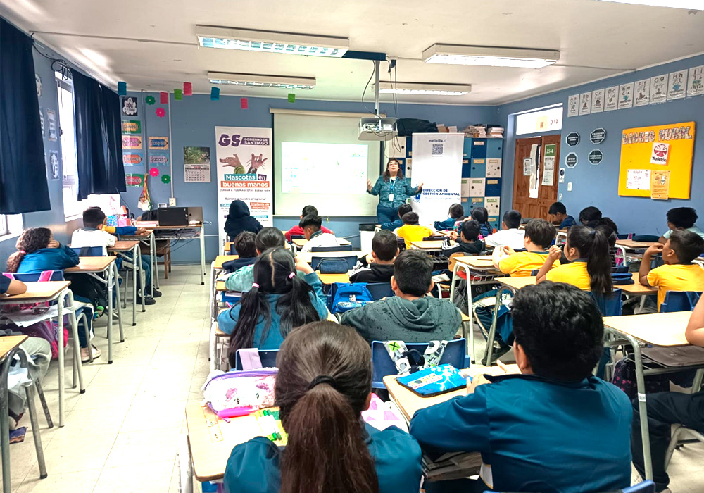 Estudiantes de cuarto básico reciben talleres de TR